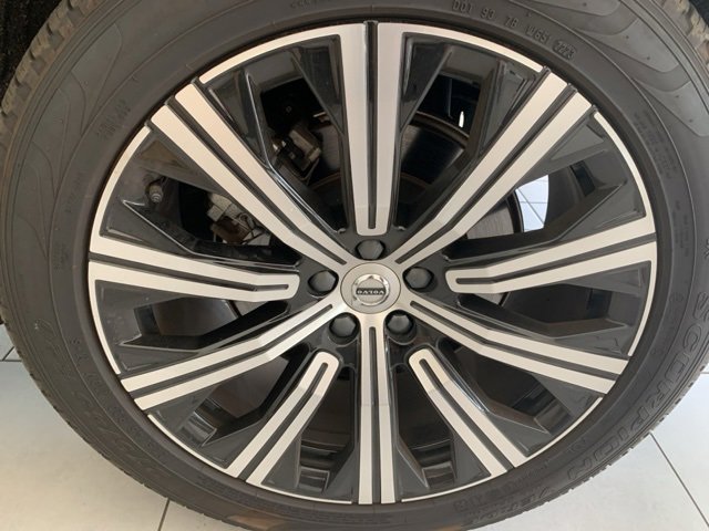 Certified 2024 Volvo XC90 B5 Core w/ Protection Package Premier image 9