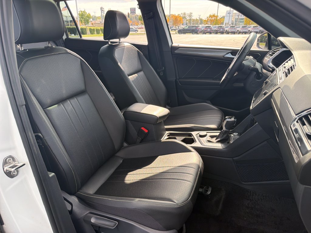 Certified 2024 Volkswagen Tiguan SE R-Line AWD/4WD image 26