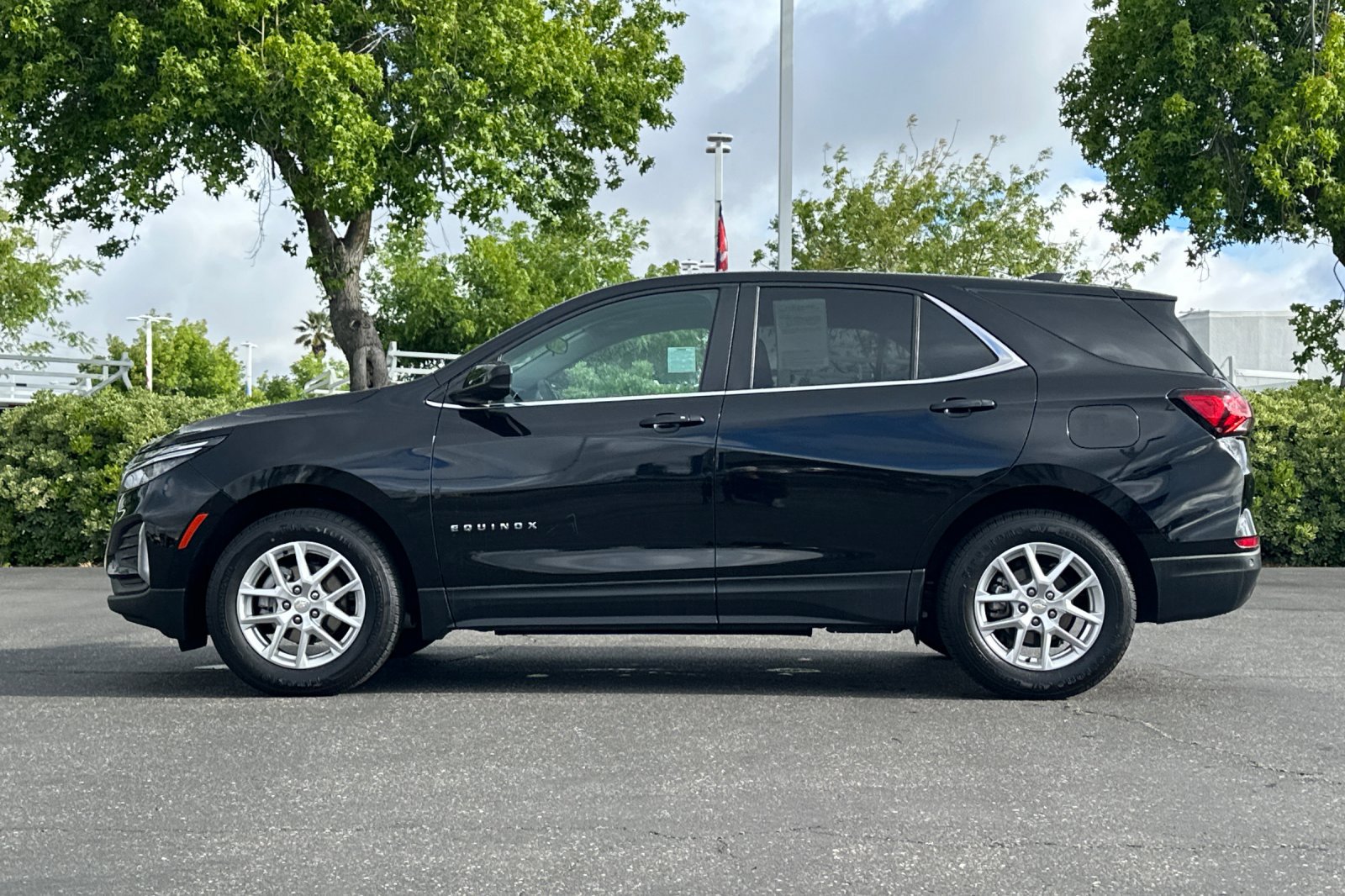 Used 2023 Chevrolet Equinox LT w/ Driver Convenience Package AWD/4WD image 7