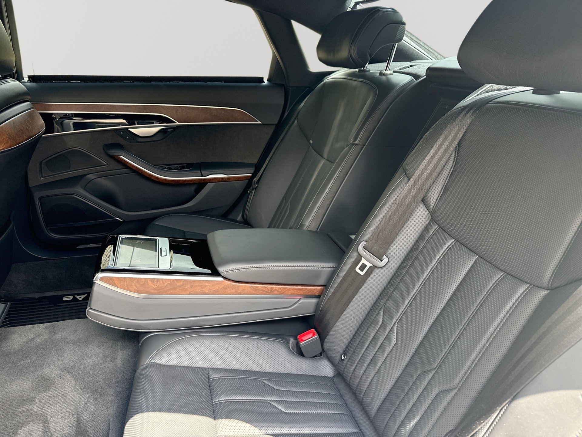 Used 2021 Audi A8 L 4.0T w/ Executive Plus Package AWD/4WD image 27
