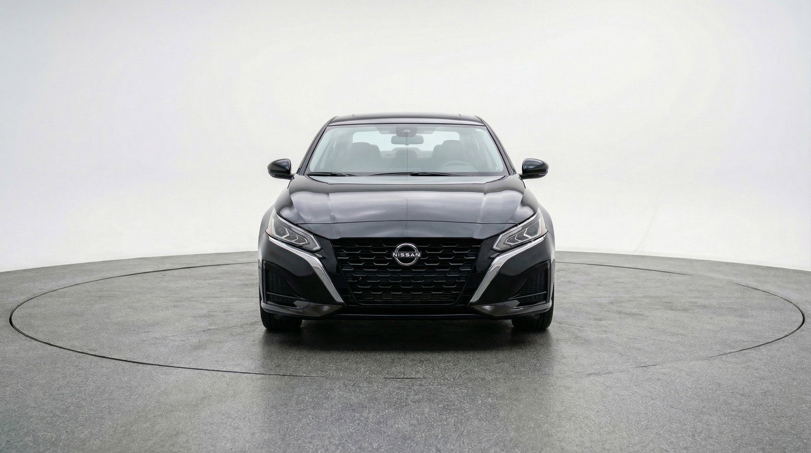 Used 2025 Nissan Altima 2.5 SV image 2