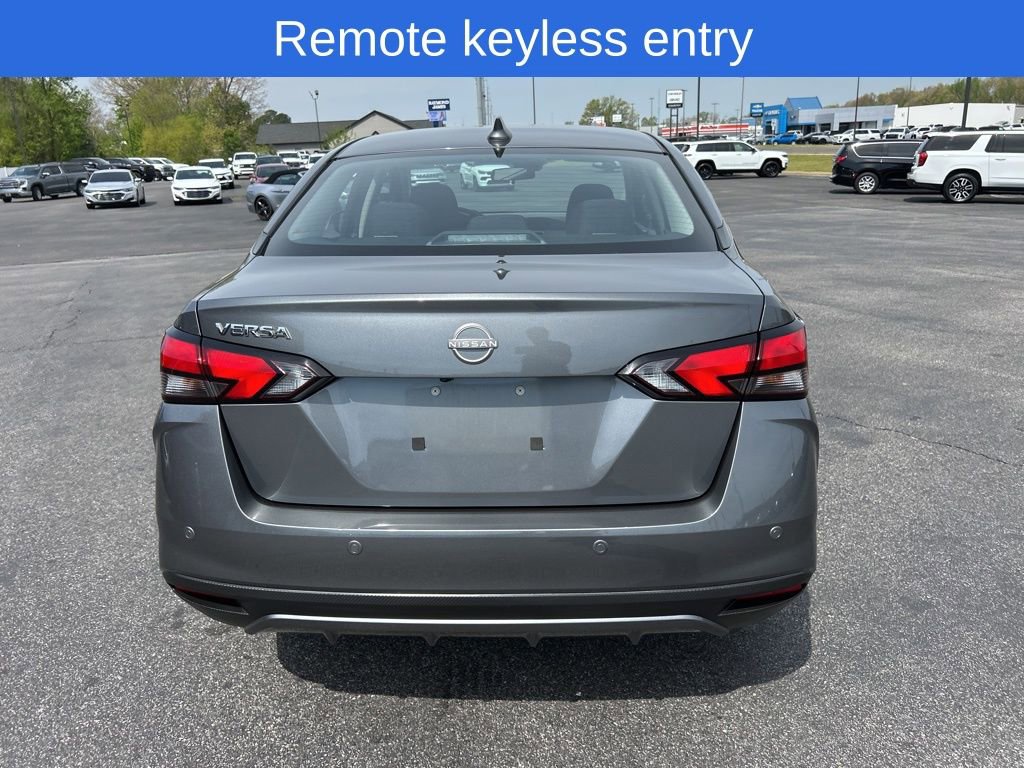 Used 2025 Nissan Versa SV FWD image 5