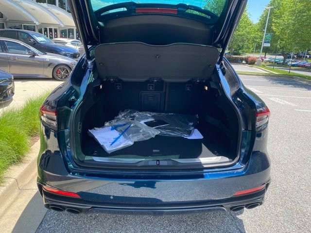 New 2024 Maserati Levante Trofeo image 9