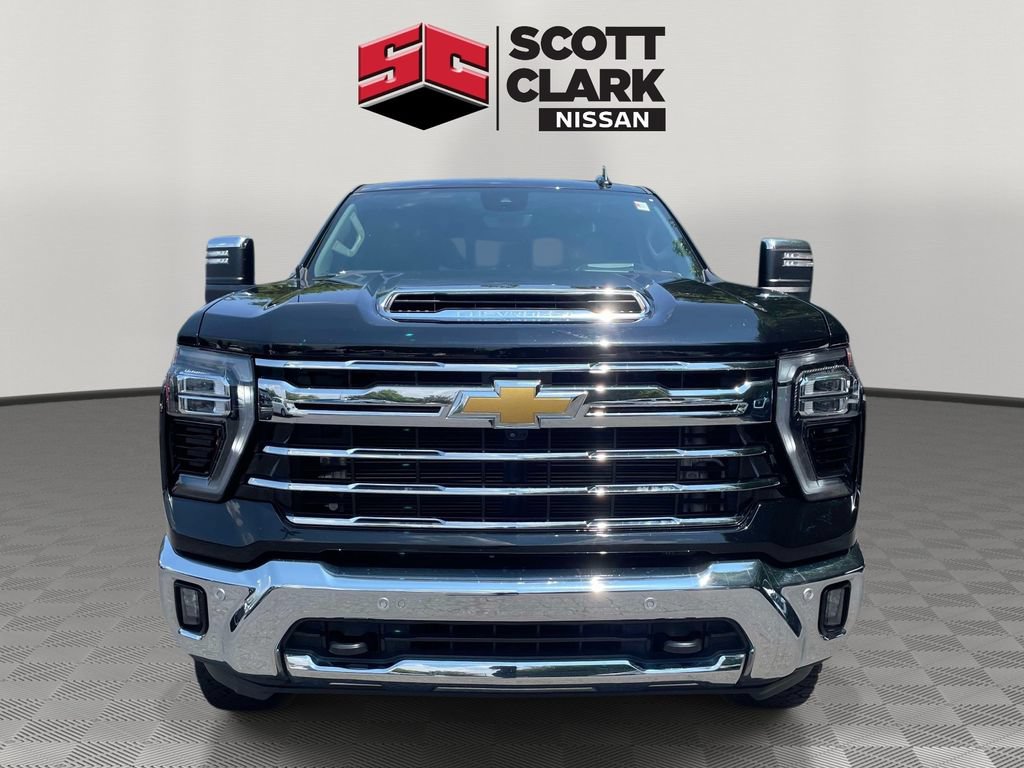 Used 2024 Chevrolet Silverado 2500 LTZ w/ LTZ Convenience Package AWD/4WD image 2
