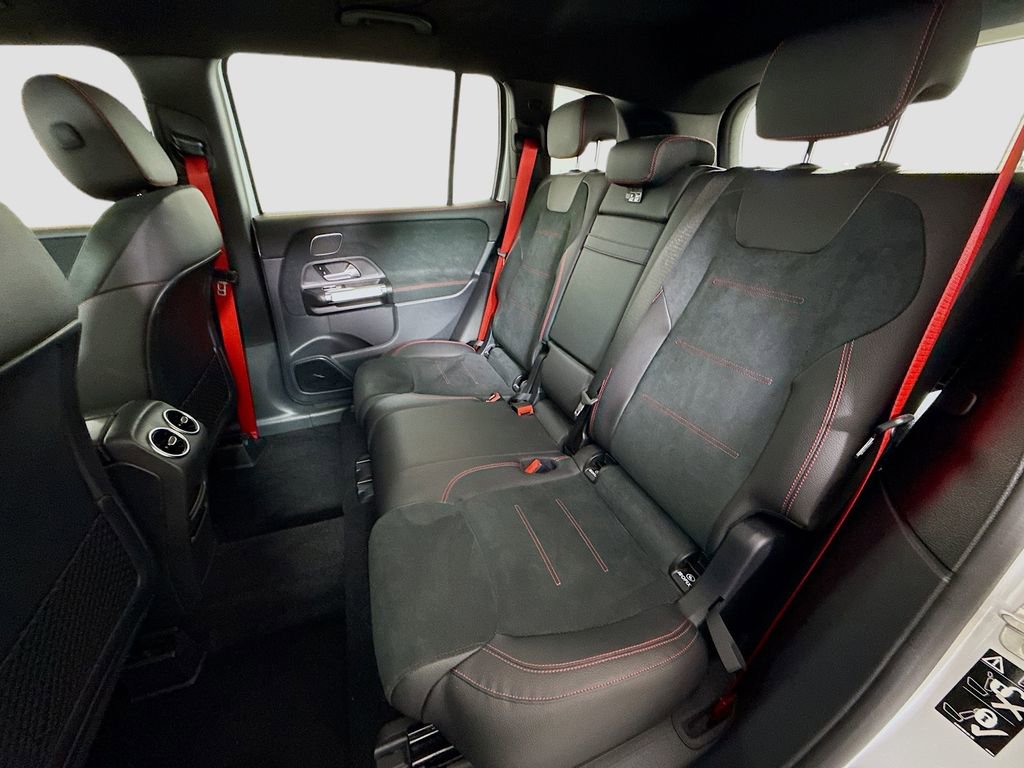 Used 2024 Mercedes-Benz GLB 35 AMG 4MATIC image 25