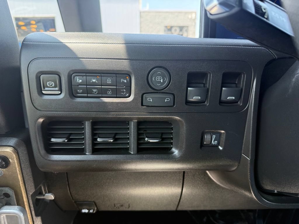 Used 2024 Chevrolet Brightdrop 600 w/ Battery Pack, Max Range AWD/4WD image 17