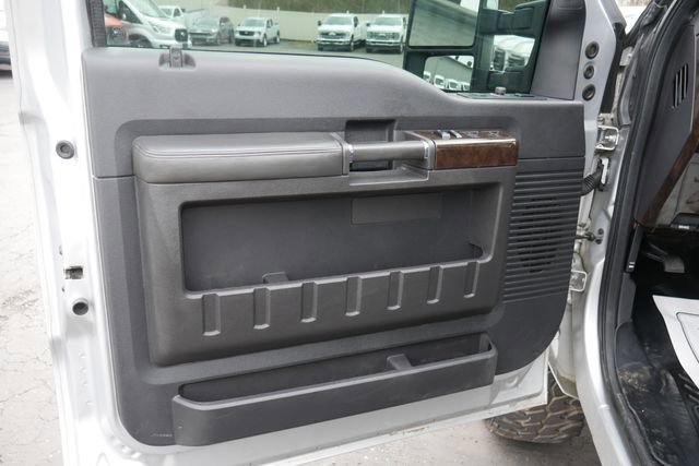 Used 2016 Ford F350 Platinum w/ FX4 Off-Road Package image 15