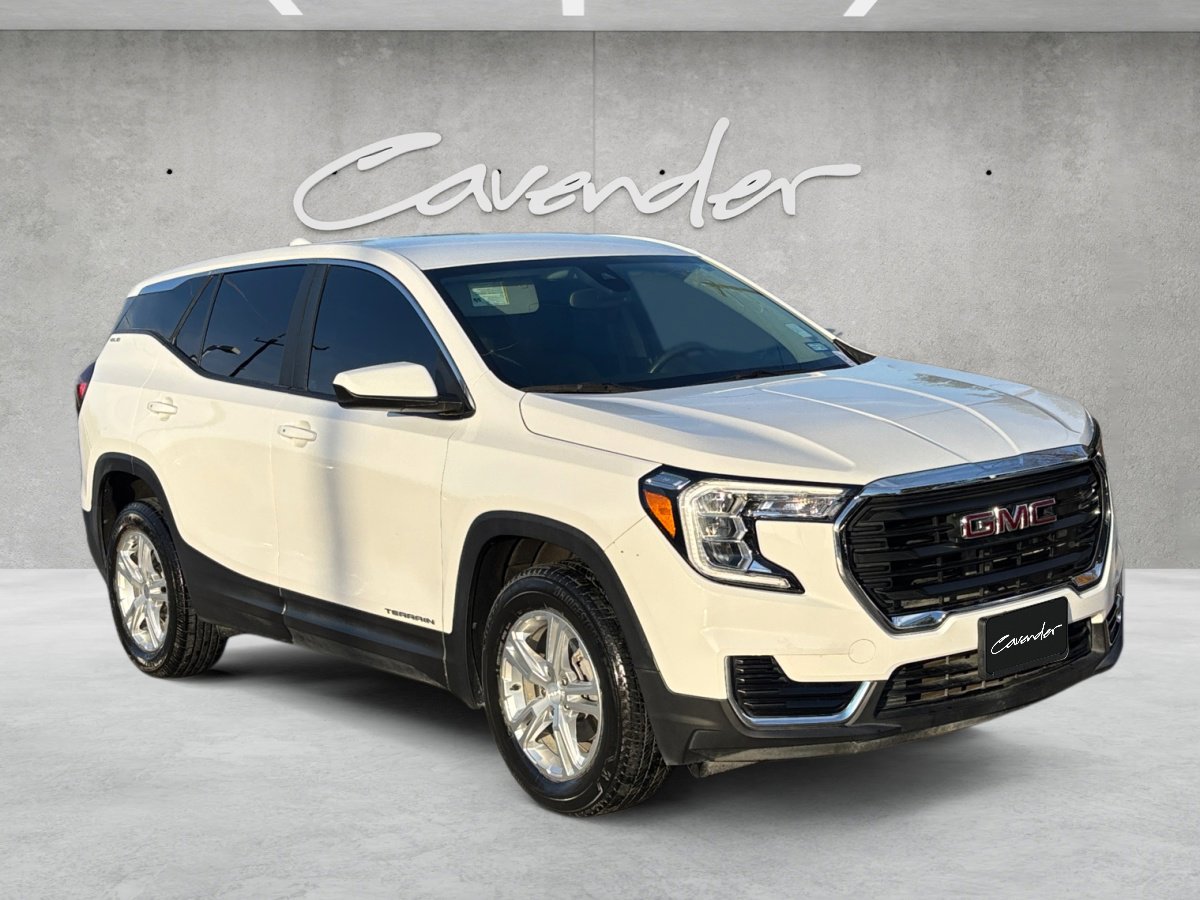 Used 2022 GMC Terrain SLE image 2
