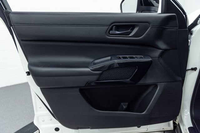 Used 2024 Nissan Pathfinder S w/ Cargo Package image 11