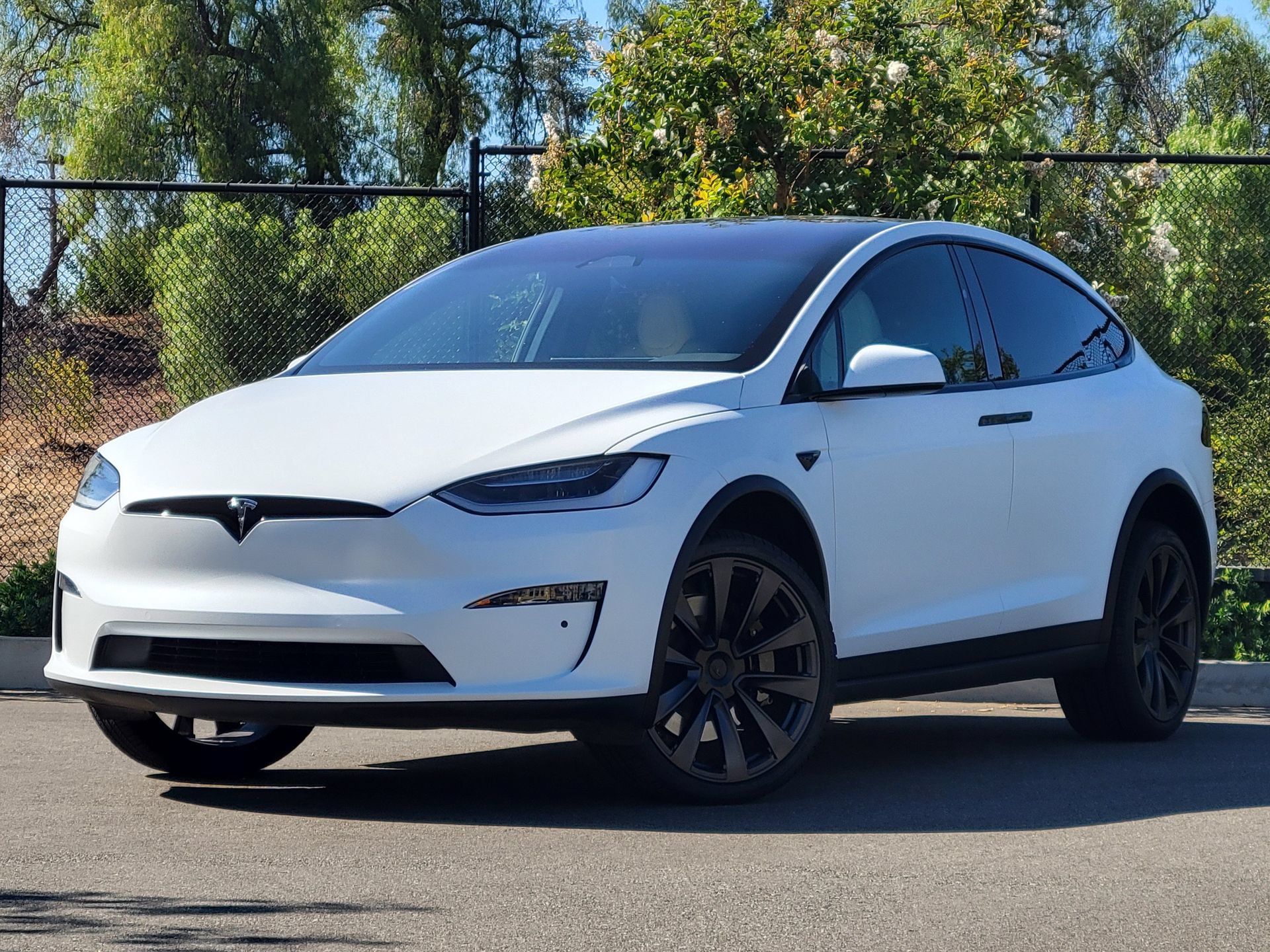 Used 2022 Tesla Model X AWD/4WD image 1
