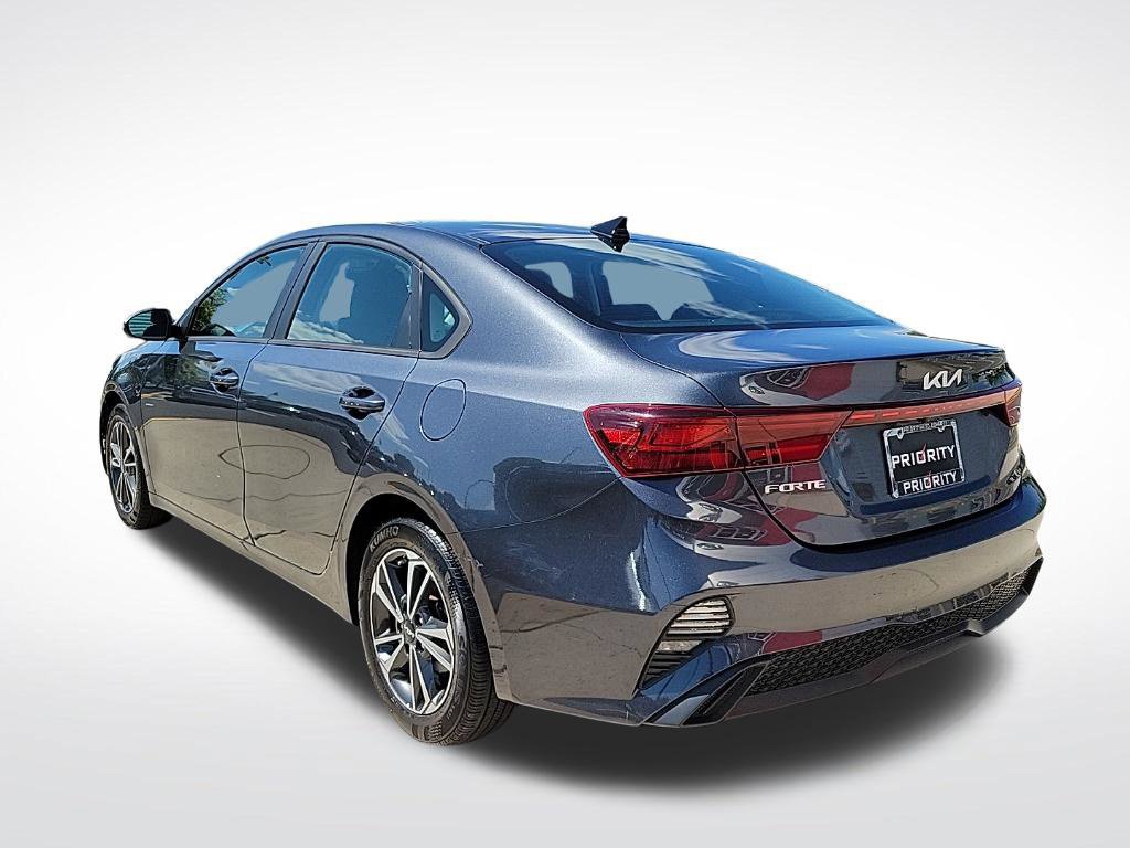 Used 2024 Kia Forte LXS w/ LXS Technology Package FWD image 3