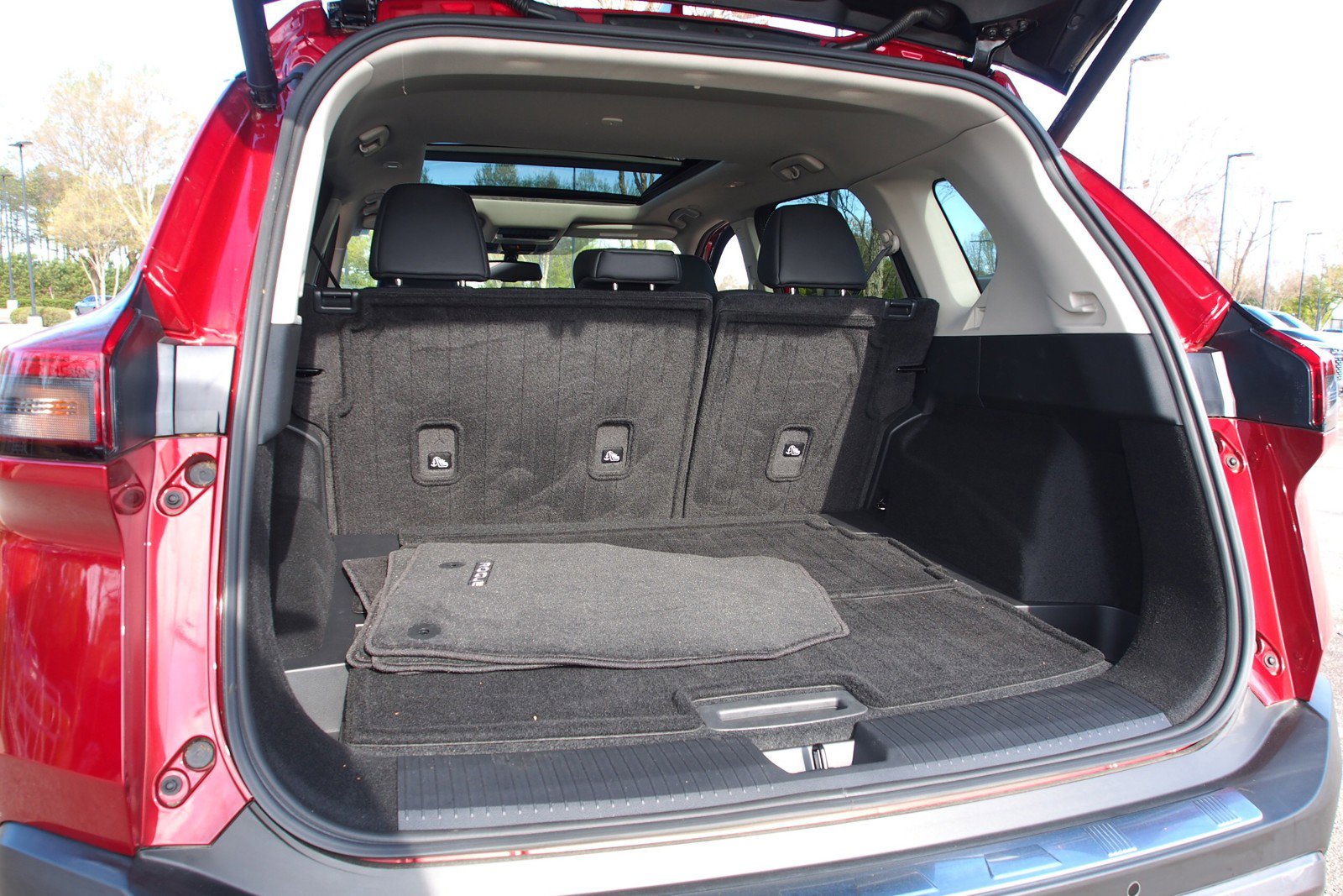 Used 2023 Nissan Rogue SL FWD image 14