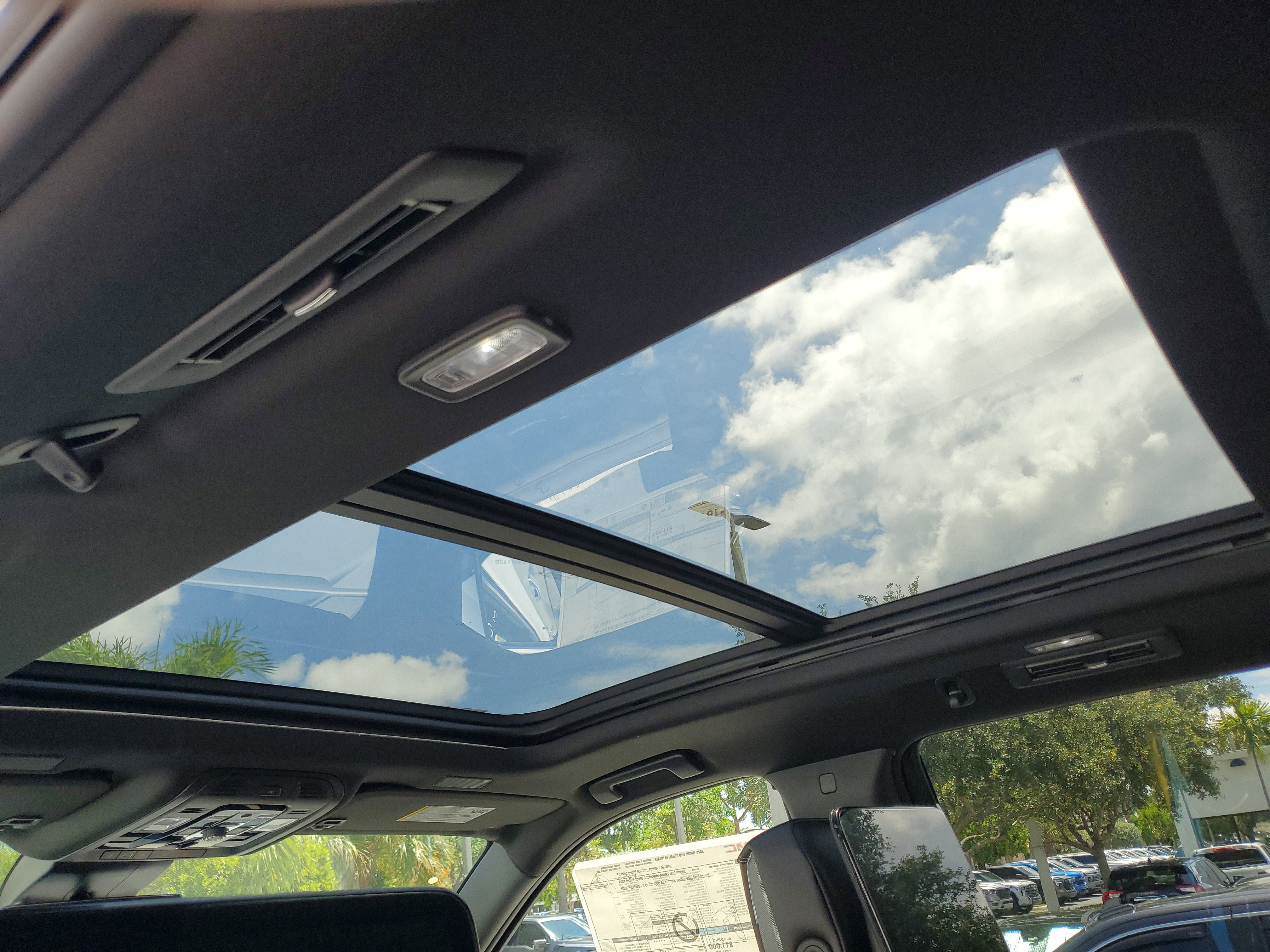 New 2026 GMC Yukon Denali Ultimate AWD/4WD image 16