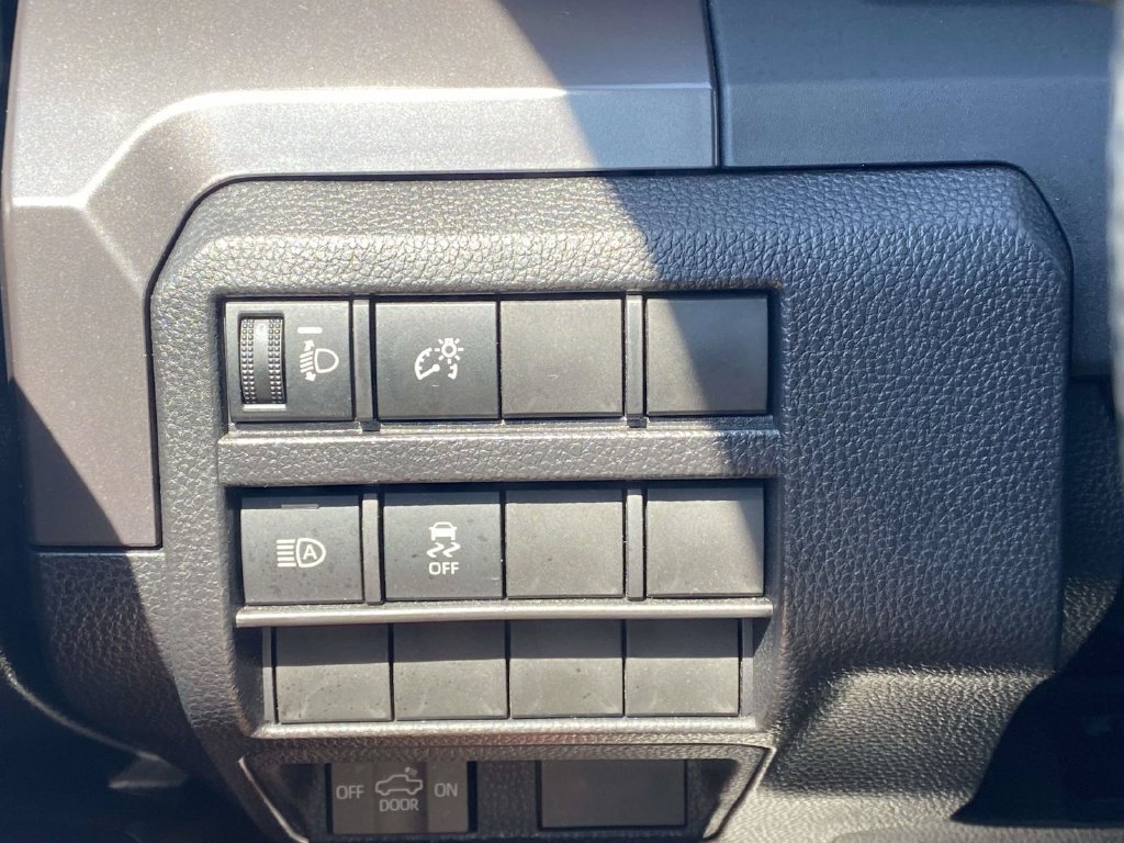 Used 2025 Toyota Tacoma SR5 RWD image 34