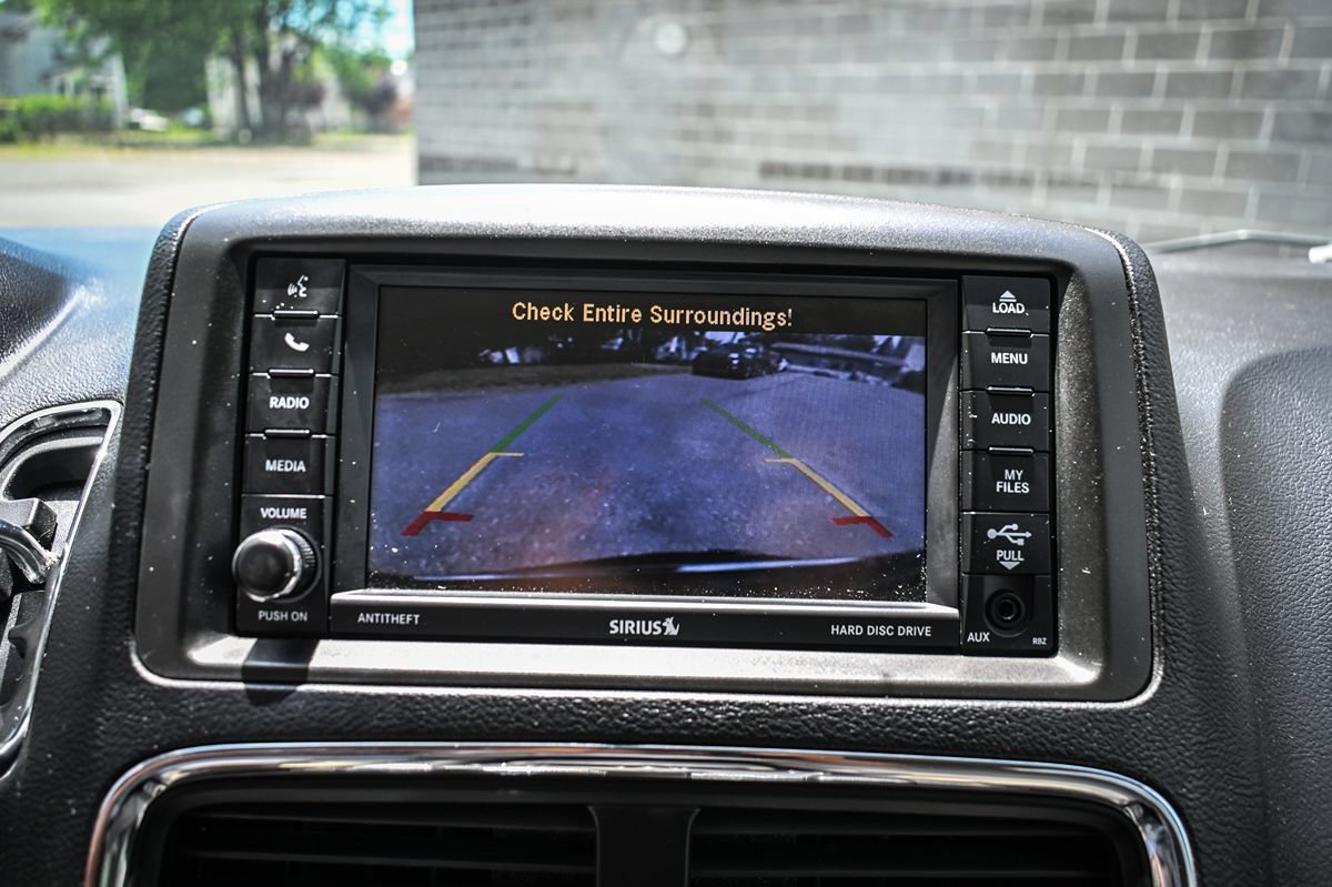 Used 2018 Dodge Grand Caravan SE w/ UConnect Hands-Free Group FWD image 11