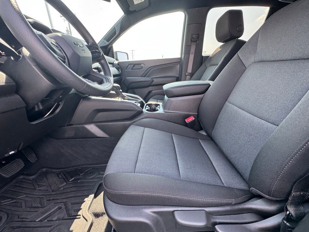 Used 2025 Chevrolet Colorado Trail Boss AWD/4WD image 18