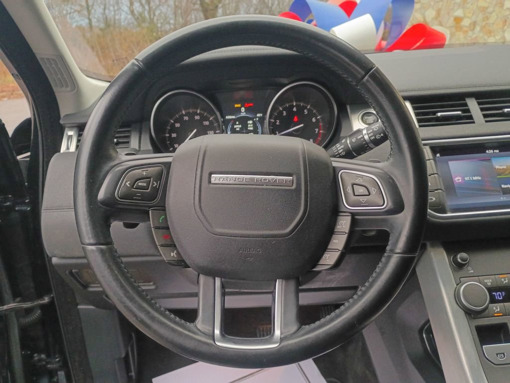 Used 2017 Land Rover Range Rover Evoque SE image 14