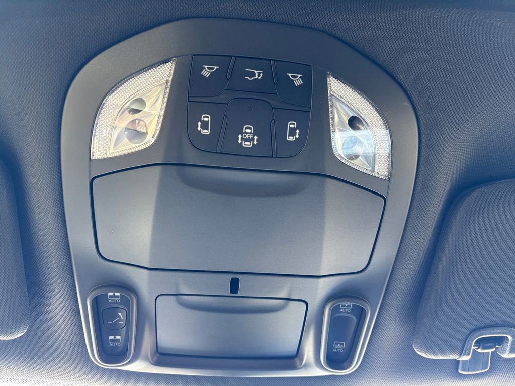 New 2026 Chrysler Pacifica Limited w/ Uconnect Theater Family Group image 27