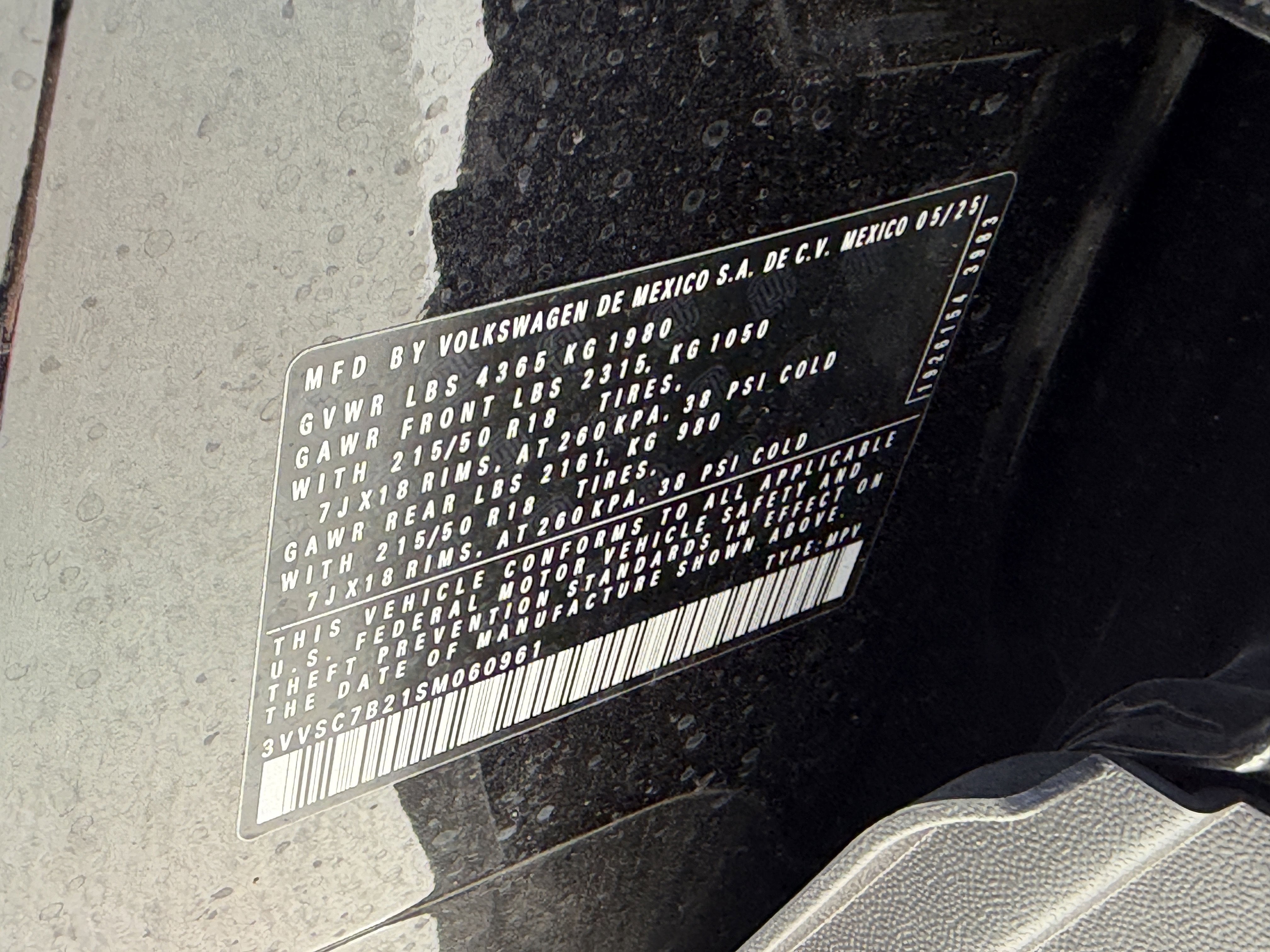 Used 2025 Volkswagen Taos SE image 33