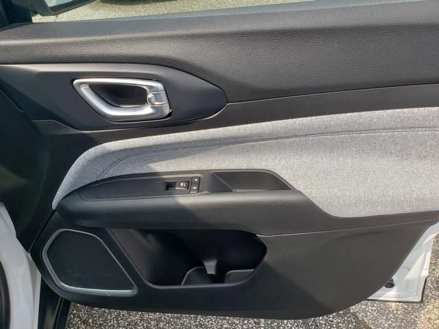 Used 2022 Jeep Compass Latitude image 18