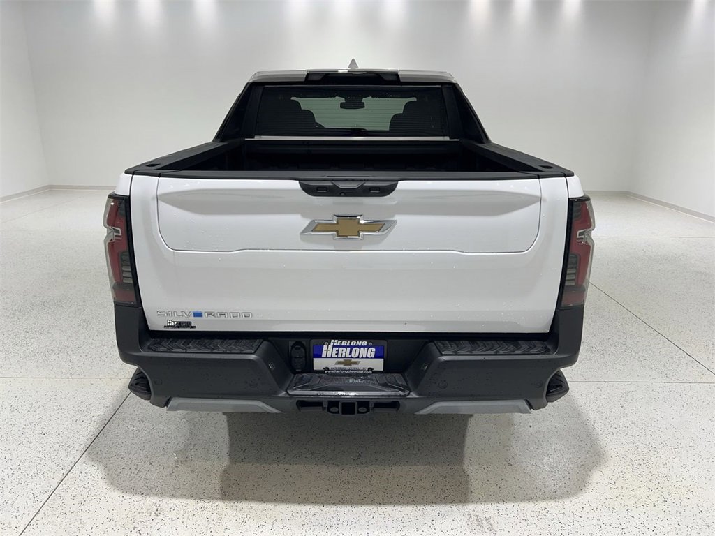 New 2025 Chevrolet Silverado EV LT image 4