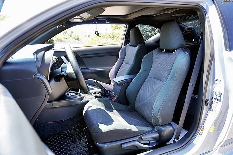 Used 2013 Scion tC FWD image 15