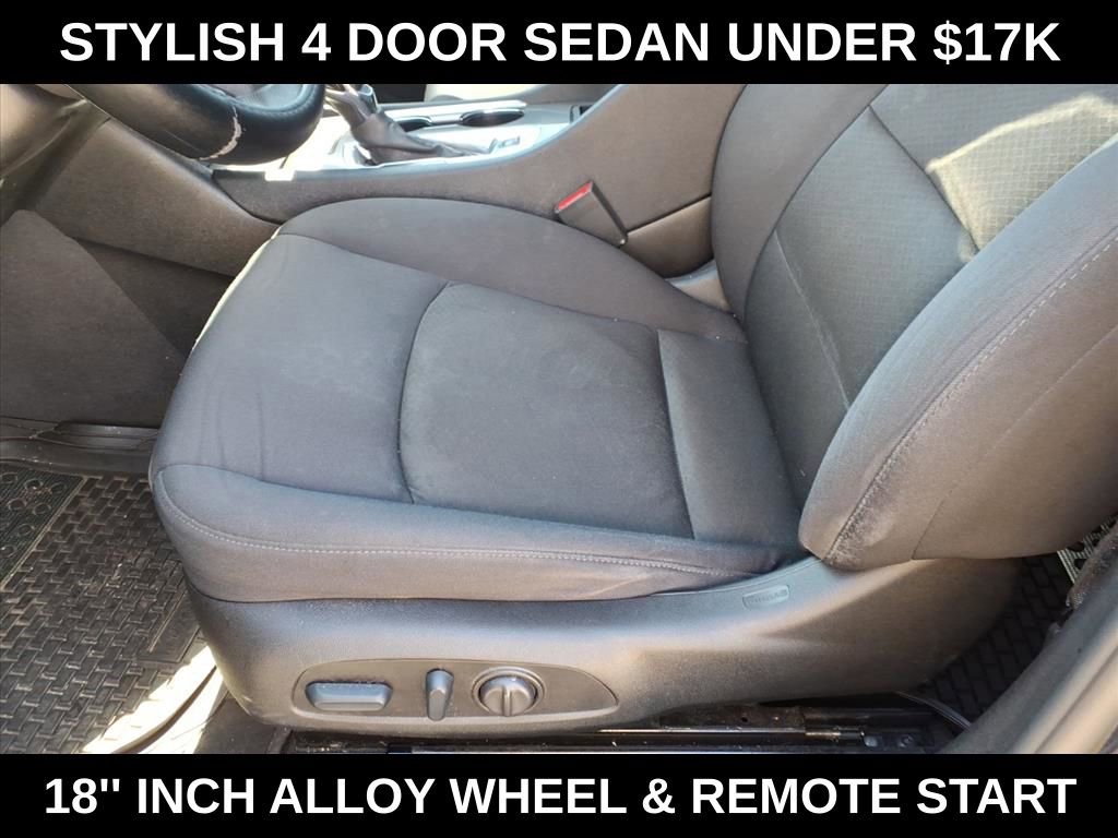 Used 2022 Chevrolet Malibu LT FWD image 15