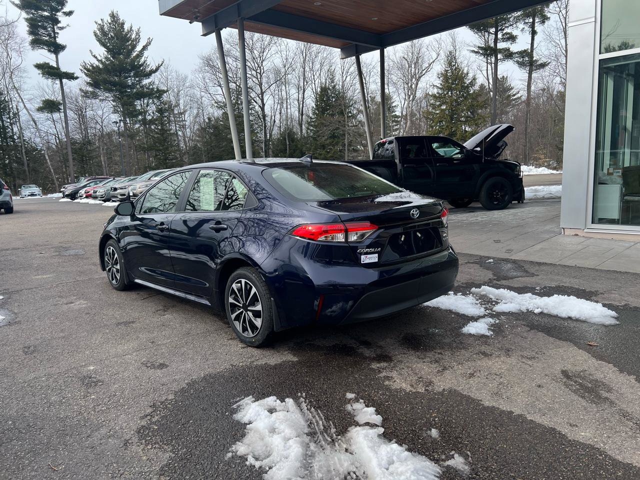 Used 2025 Toyota Corolla LE image 3