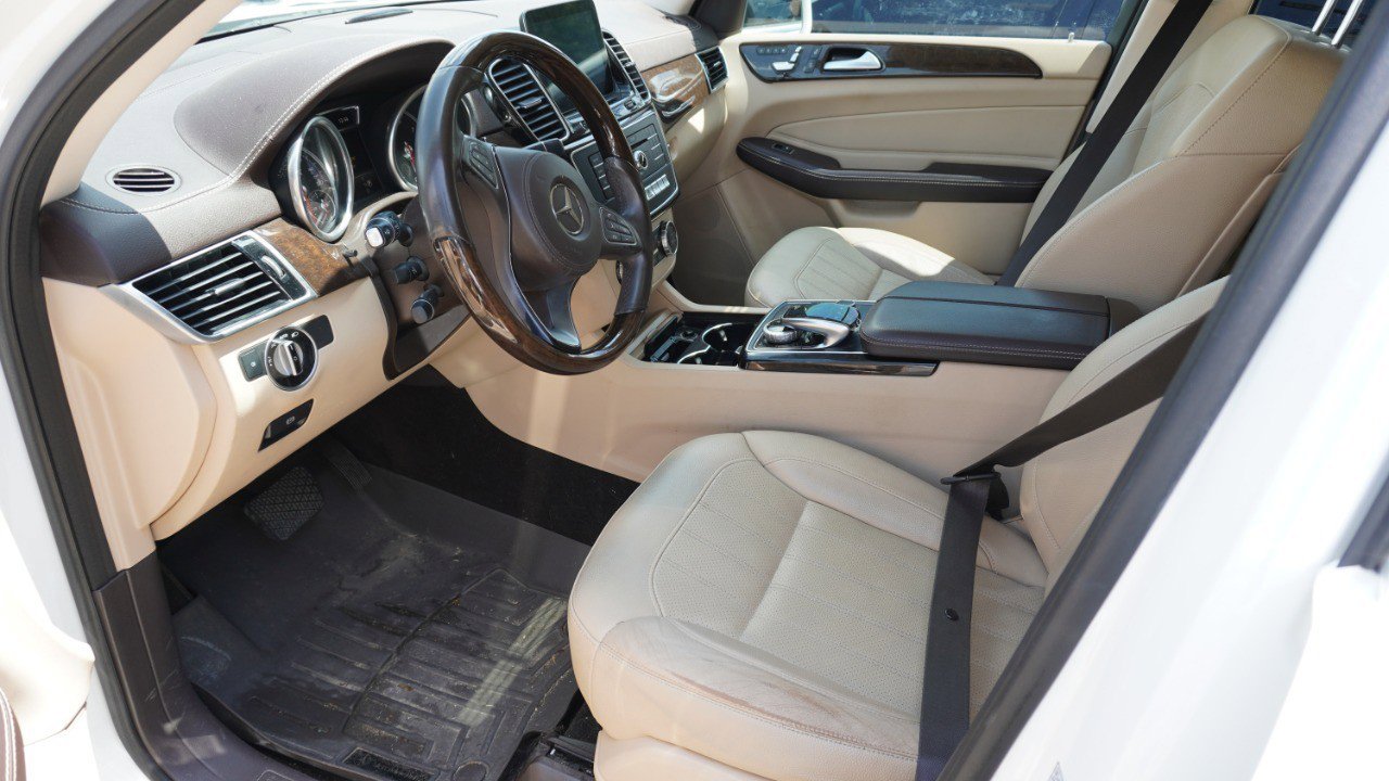 Used 2017 Mercedes-Benz GLS 450 4MATIC image 9