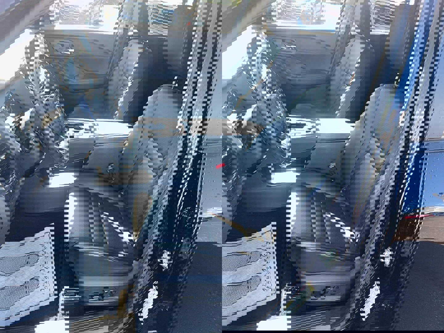 Used 2022 Nissan Rogue SV w/ SV Premium Package image 13