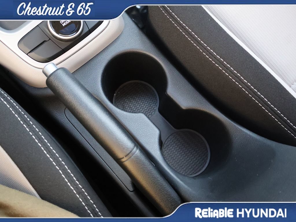 Certified 2025 Hyundai Venue SEL FWD image 39