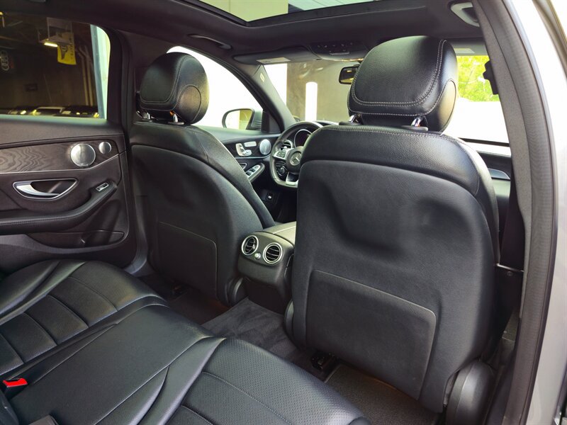 Used 2015 Mercedes-Benz C 400 4MATIC w/ Multimedia Package image 33