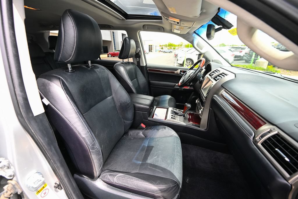 Used 2017 Lexus GX 460 Premium w/ Premium Package AWD/4WD image 25