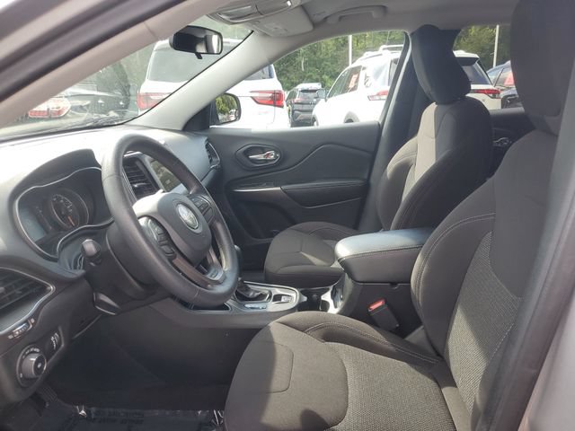 Used 2019 Jeep Cherokee Latitude w/ Popular Appearance Group FWD image 14