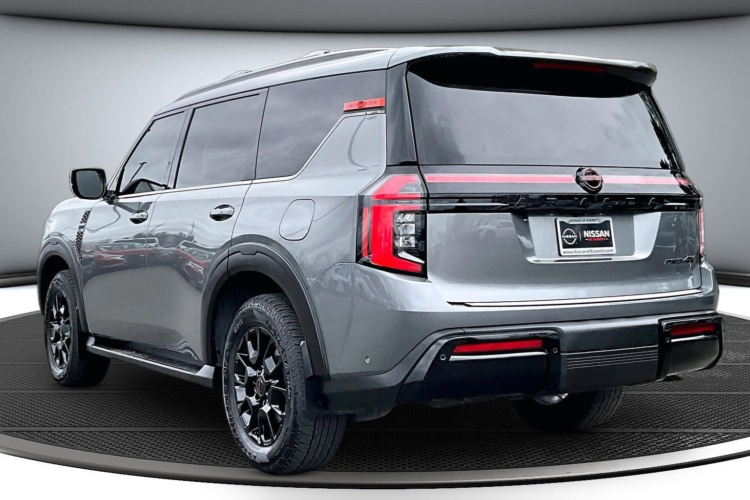 Used 2025 Nissan Armada PRO-4X w/ Pro-4X Premium Package image 4