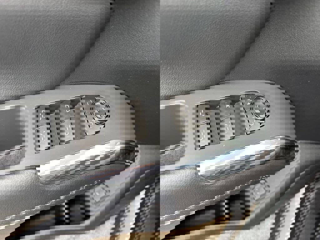 New 2026 Chevrolet Traverse LT w/ Sun and Wheel Package image 15