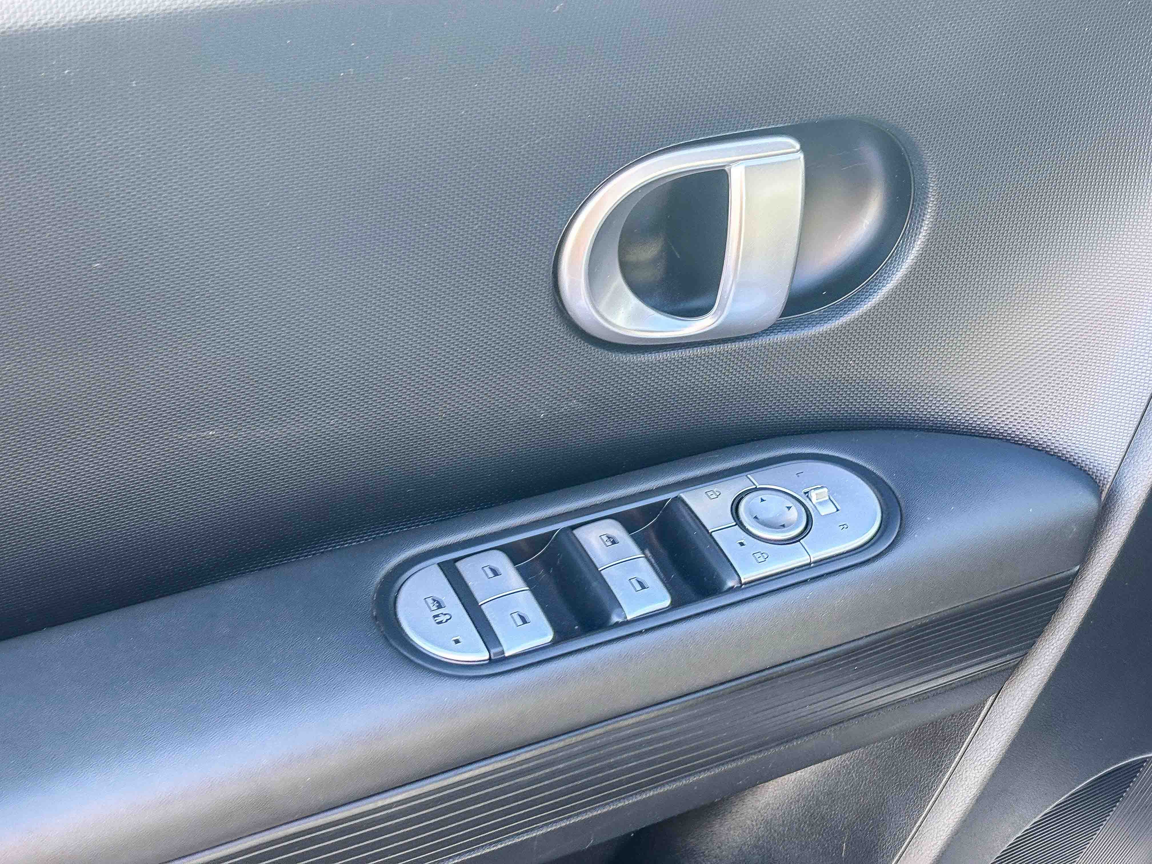 Used 2022 Hyundai Ioniq 5 SE w/ Cargo Package image 21