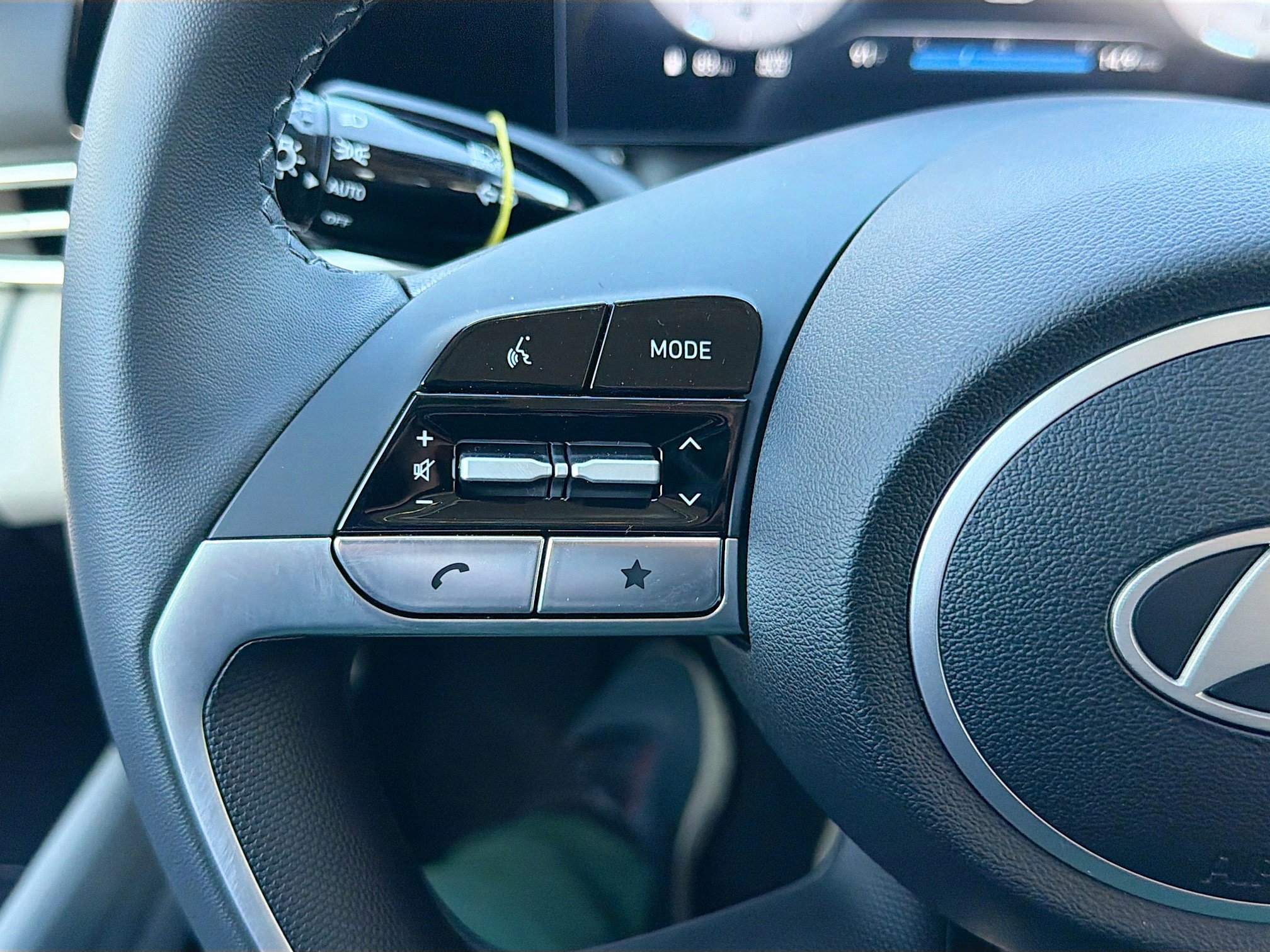 New 2026 Hyundai Elantra Limited image 36