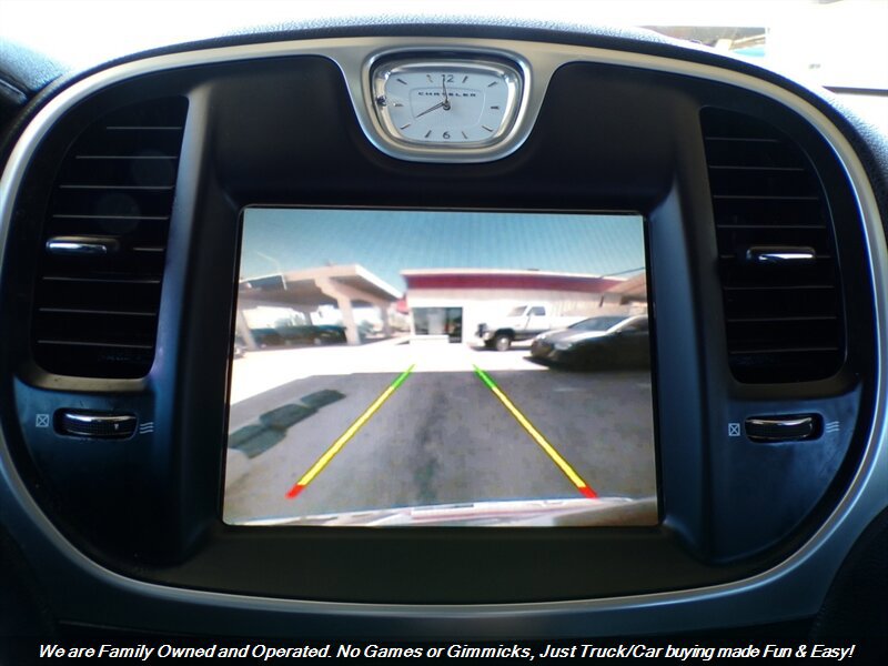 Used 2015 Chrysler 300 Limited RWD image 40
