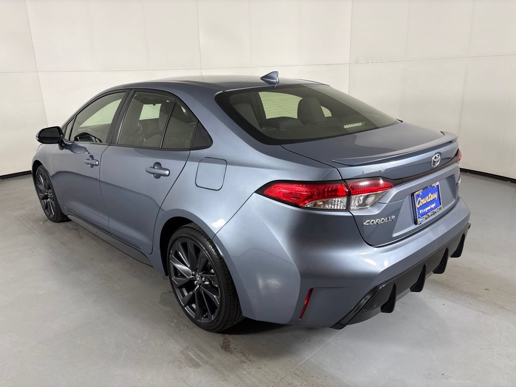 Used 2024 Toyota Corolla SE w/ SE Premium Package FWD image 7
