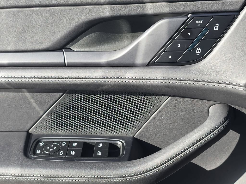 Used 2024 Porsche Taycan GTS image 31