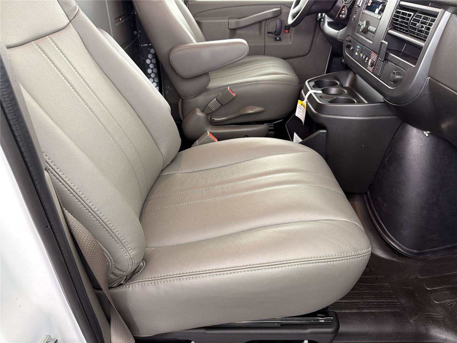 New 2025 GMC Savana 2500 w/ Driver Convenience Package RWD image 12