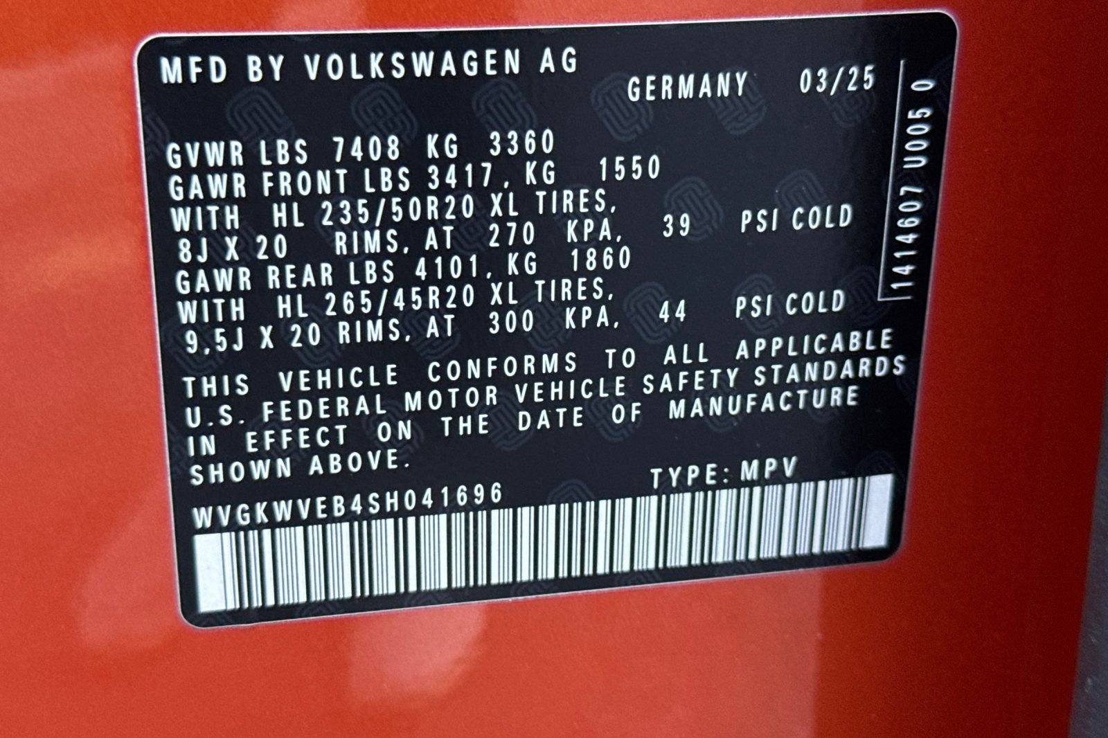 New 2025 Volkswagen ID. Buzz Pro S Plus RWD image 28