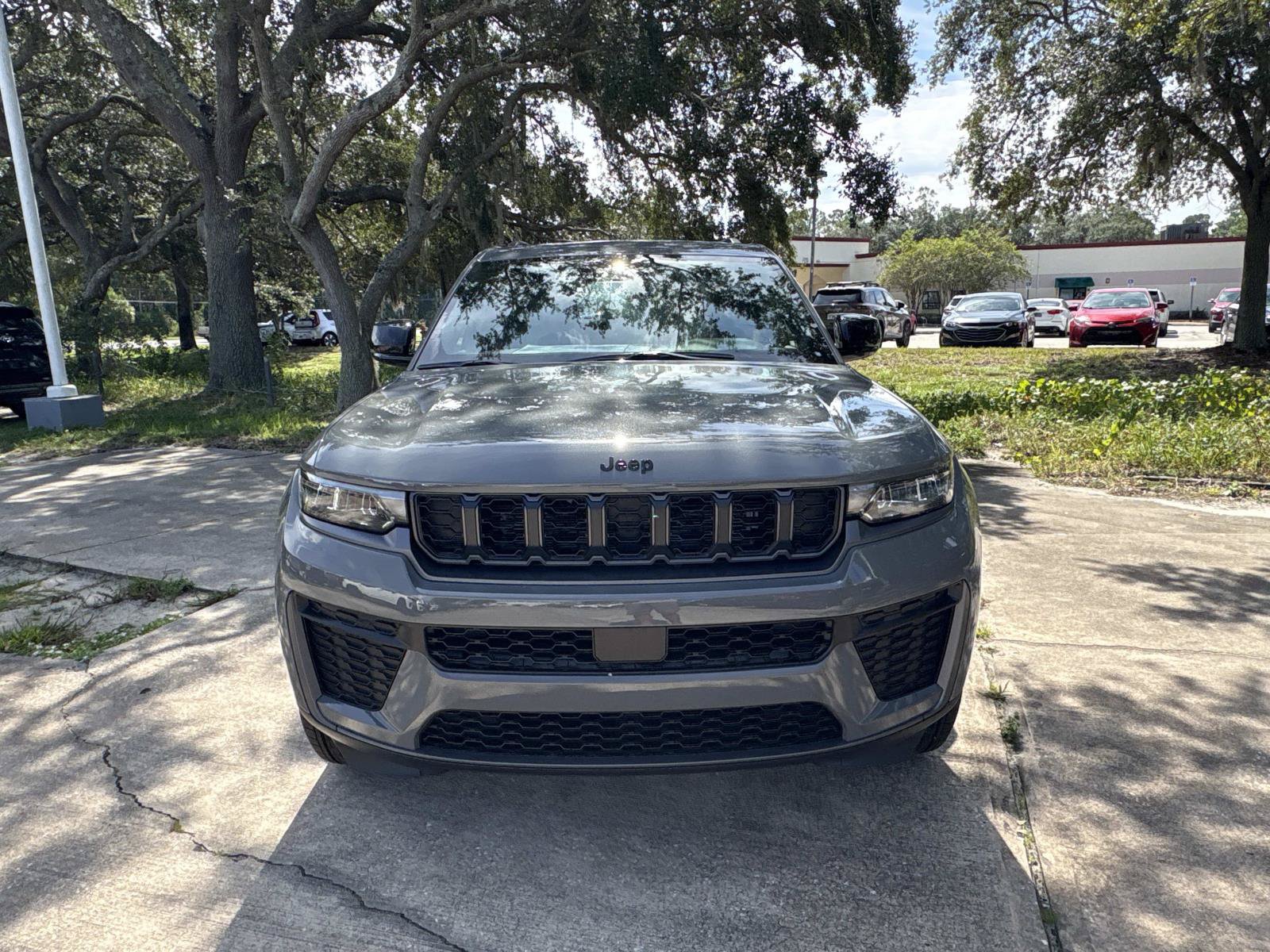New 2027 Jeep Grand Cherokee Altitude RWD image 8