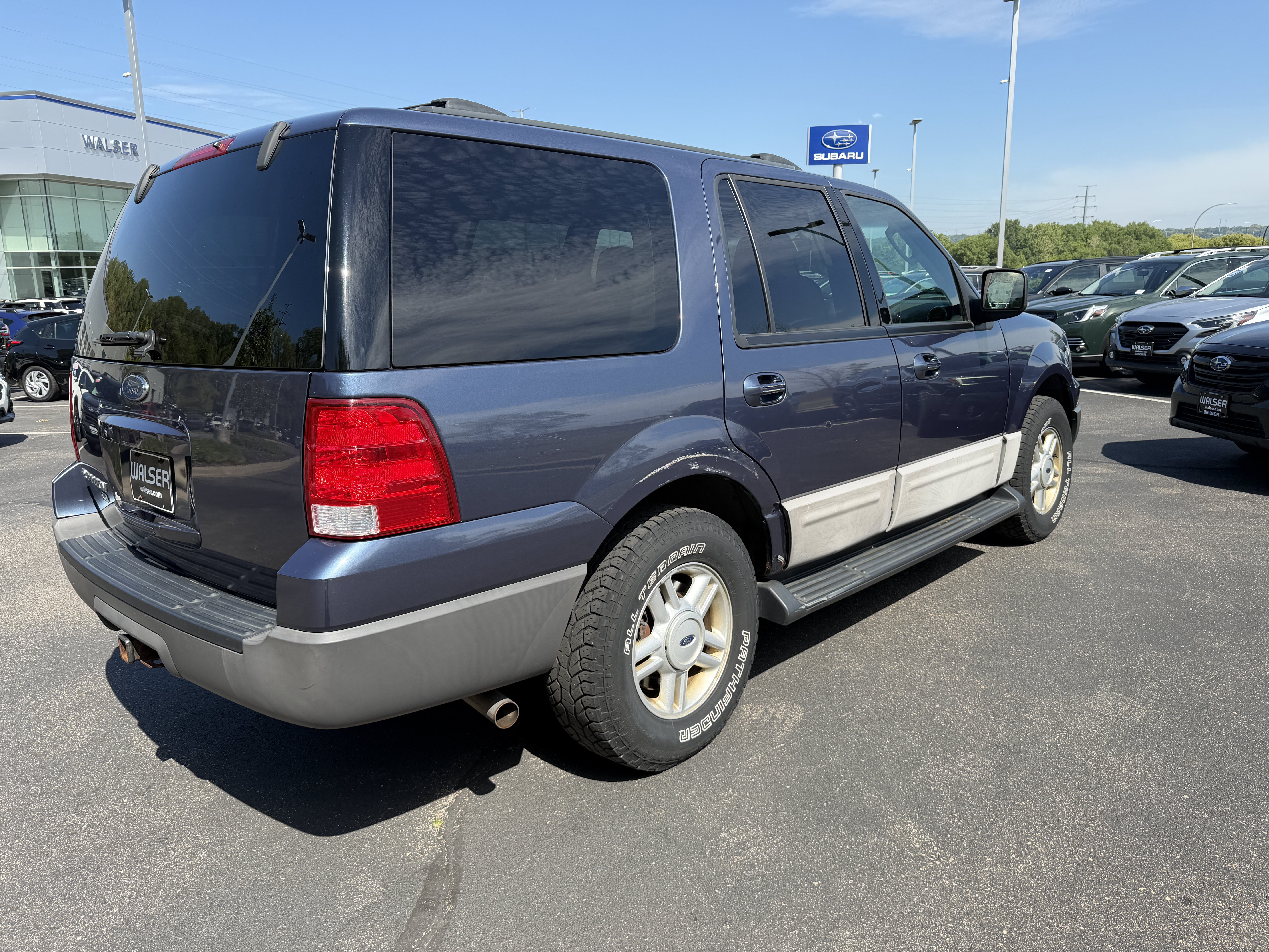 Used 2003 Ford Expedition XLT AWD/4WD image 2