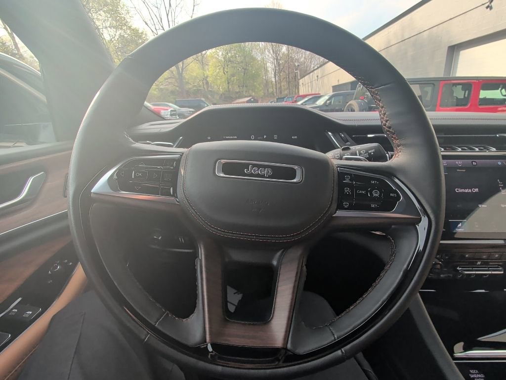 Certified 2024 Jeep Grand Cherokee Summit AWD/4WD image 20