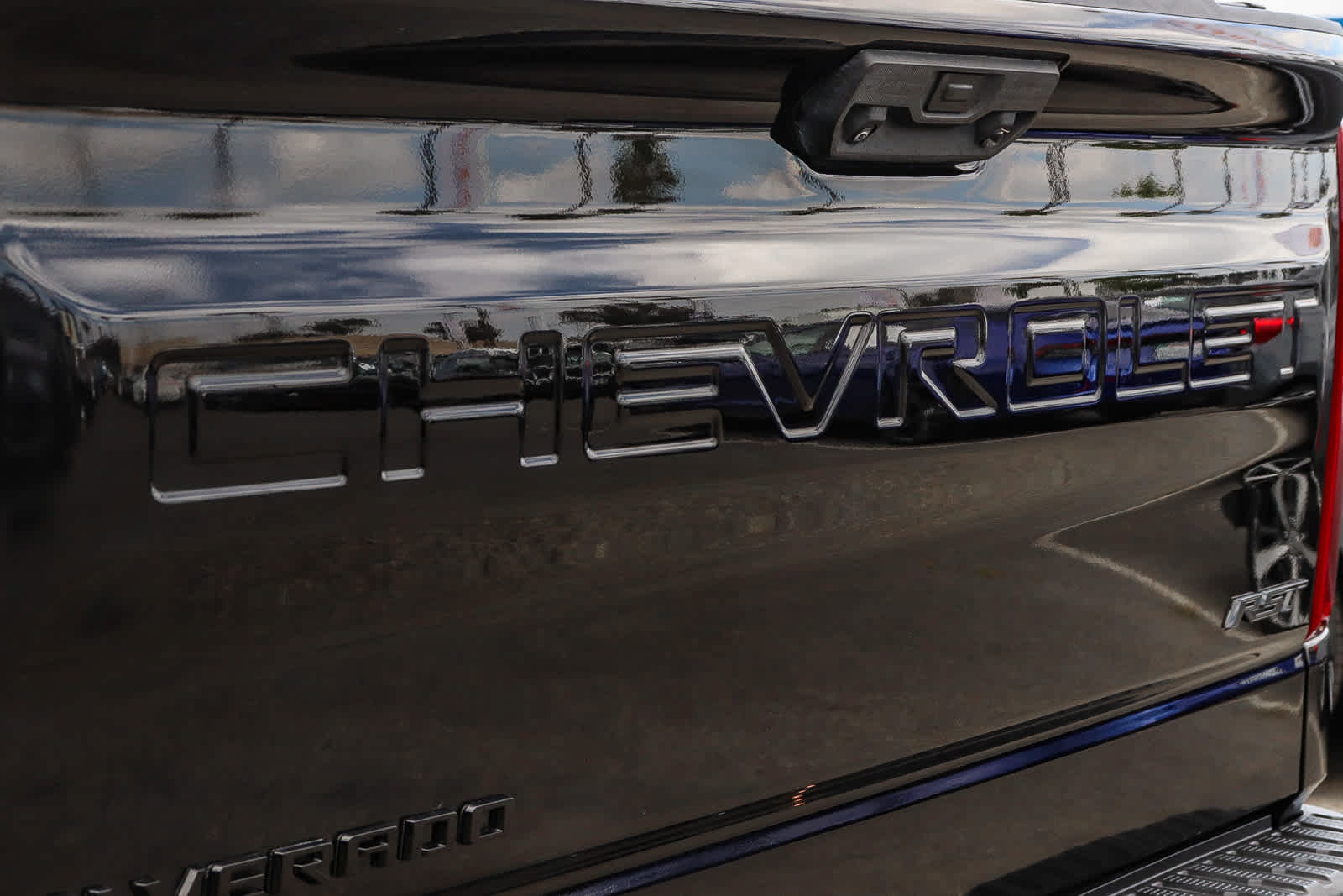 Used 2022 Chevrolet Silverado 1500 RST w/ LPO, Dark Essentials Package RWD image 12