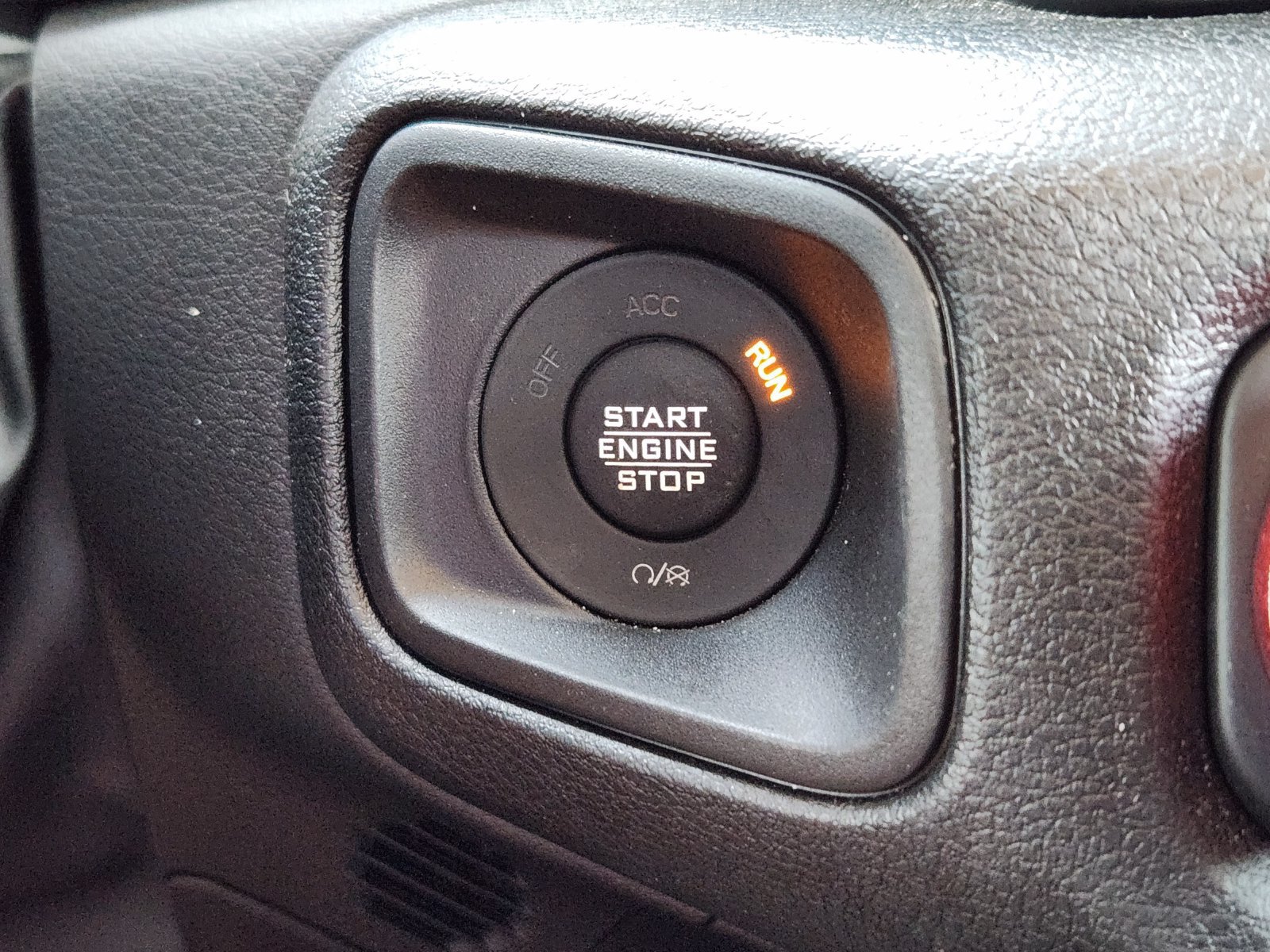 Used 2025 Jeep Gladiator Sport AWD/4WD image 30