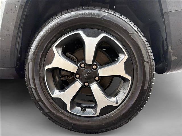 Used 2019 Jeep Renegade Trailhawk AWD/4WD image 9