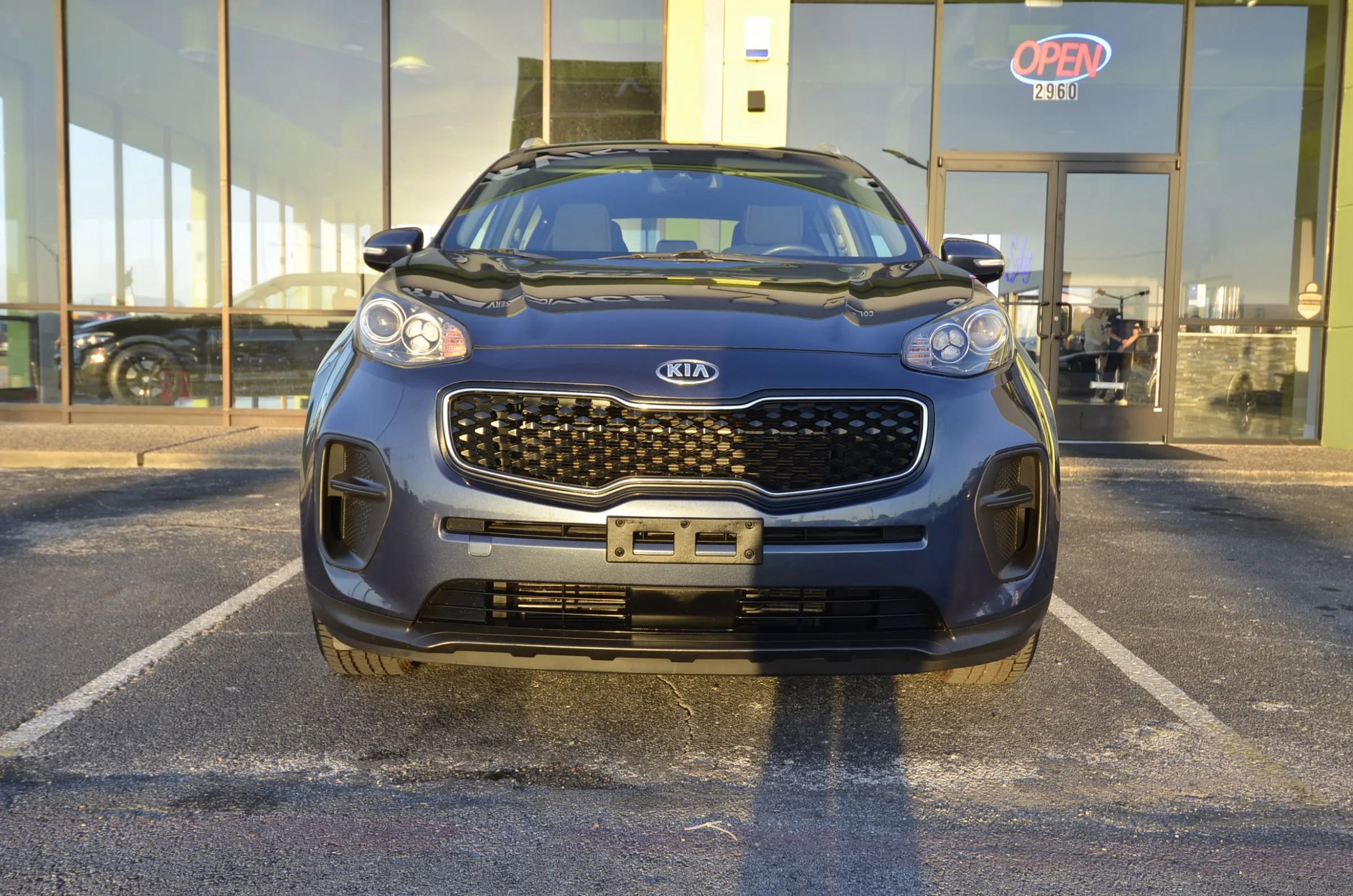 Used 2018 Kia Sportage LX w/ LX Technology Package image 3